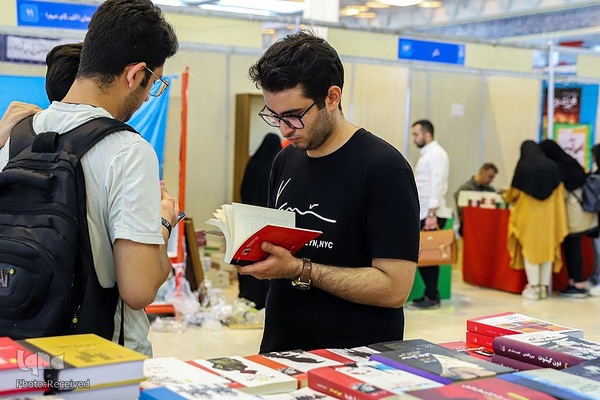اولین روز سی‌وچهارمین دوره نمایشگاه بین‌المللی کتاب تهران