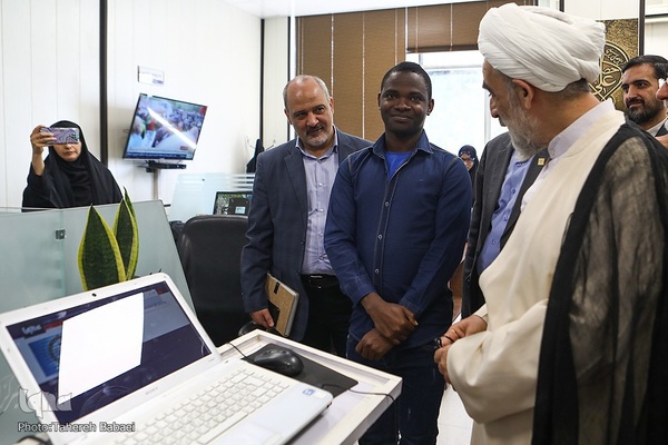 بازدید آیت‌الله محسن قمی، معاون امور بین‌الملل دفتر مقام معظم رهبری از تحریریه بین الملل ایکنا