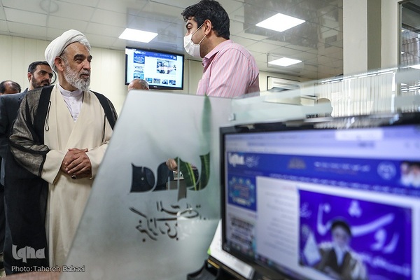 بازدید آیت‌الله محسن قمی، معاون امور بین‌الملل دفتر مقام معظم رهبری از تحریریه فارسی ایکنا