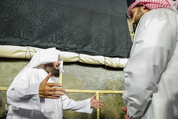 پوشش کعبه مقدس به منظور آمادگی برای موسم حج