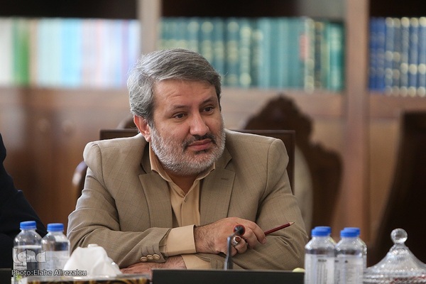 نشست فراکسیون قرآن مجلس با جمعی از پیشکسوتان و فعالان قرآنی