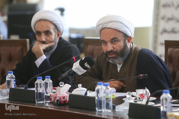 نشست فراکسیون قرآن مجلس با جمعی از پیشکسوتان و فعالان قرآنی