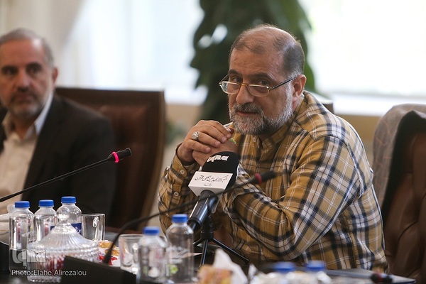 نشست فراکسیون قرآن مجلس با جمعی از پیشکسوتان و فعالان قرآنی