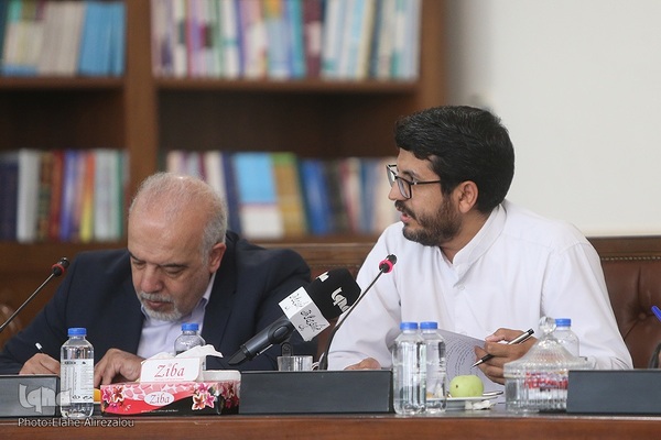 نشست فراکسیون قرآن مجلس با جمعی از پیشکسوتان و فعالان قرآنی