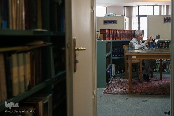 دکتر اصغر دادبه