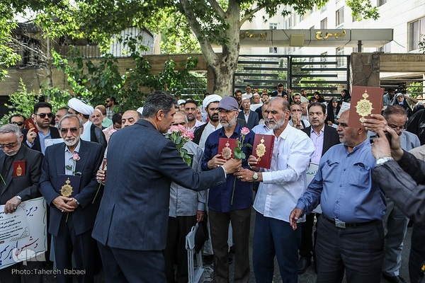 تجمع جامعه قرآنی در پی هتک حرمت به قرآن