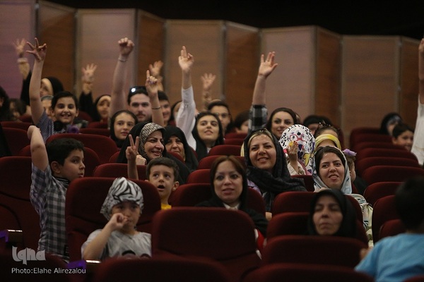 جشن خانوادگی نور امید و ایمان در فرهنگسرای بهمن برگزار شد