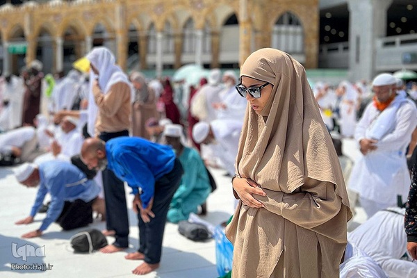 نیایش زائران در مسجدالحرام