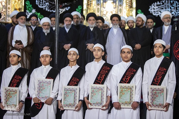 مراسم تعویض پرچم گنبد حرم حضرت اباالفضل العباس(ع) از قرمز به مشکی