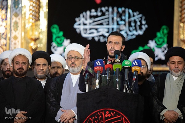 مراسم تعویض پرچم گنبد حرم حضرت اباالفضل العباس(ع) از قرمز به مشکی