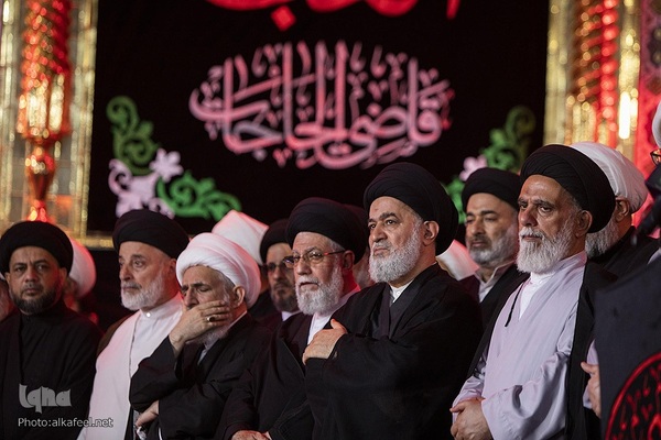 مراسم تعویض پرچم گنبد حرم حضرت اباالفضل العباس(ع) از قرمز به مشکی