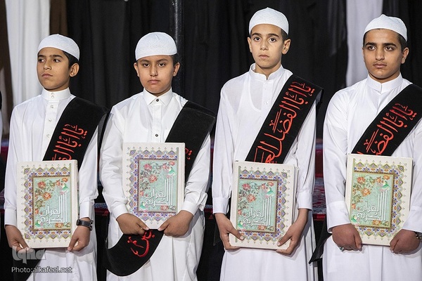 مراسم تعویض پرچم گنبد حرم حضرت اباالفضل العباس(ع) از قرمز به مشکی