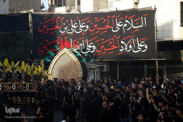 تجمع هیئات عزاداری و آیین نخل گردانی عصر تاسوعا