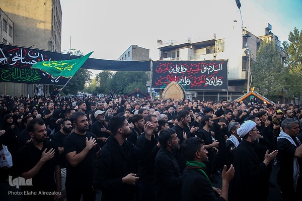 تجمع هیئات عزاداری و آیین نخل گردانی عصر تاسوعا