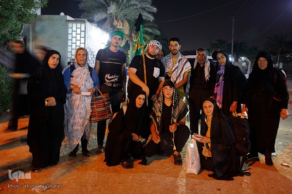 پیاده روی خانوادگی