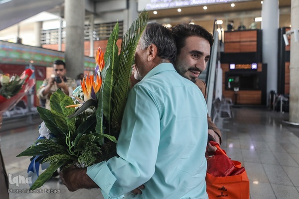 بازگشت  سیدمصطفی حسینی، نماینده کشورمان از مسابقات بین‌المللی قرآن اندونزی