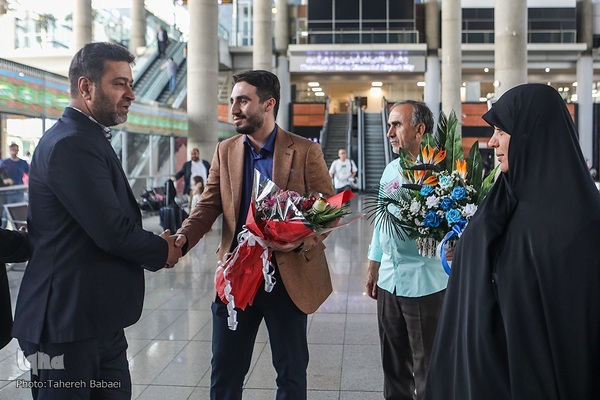 بازگشت  سیدمصطفی حسینی، نماینده کشورمان از مسابقات بین‌المللی قرآن اندونزی