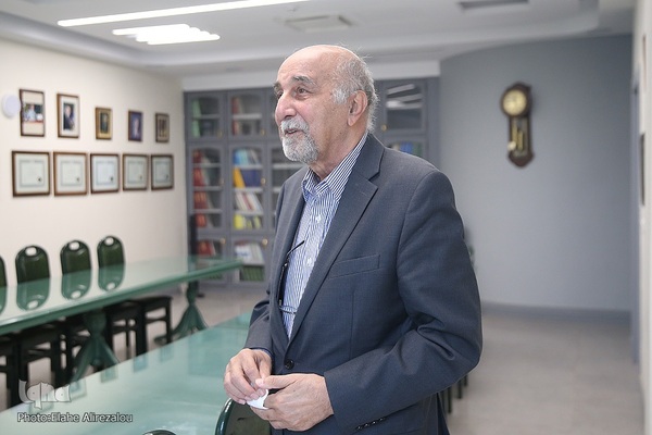 دکتر ایرج فاضل