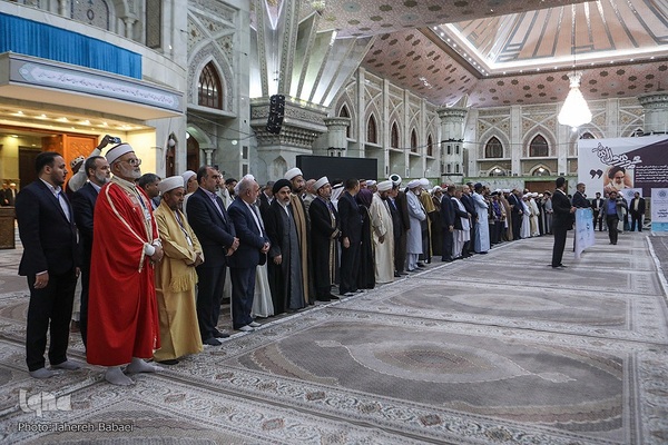 مراسم تجدید میثاق میهمانان سی‌وهفتمین کنفرانس وحدت با حضرت امام خمینی(ره)