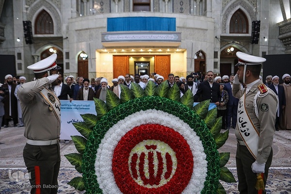 مراسم تجدید میثاق میهمانان سی‌وهفتمین کنفرانس وحدت با حضرت امام خمینی(ره)