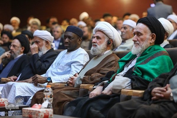 مراسم تجدید میثاق میهمانان سی‌وهفتمین کنفرانس وحدت با حضرت امام خمینی(ره)