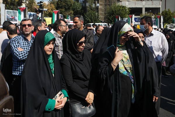 تجمع امدادگران و کادر درمان در میدان فلسطین