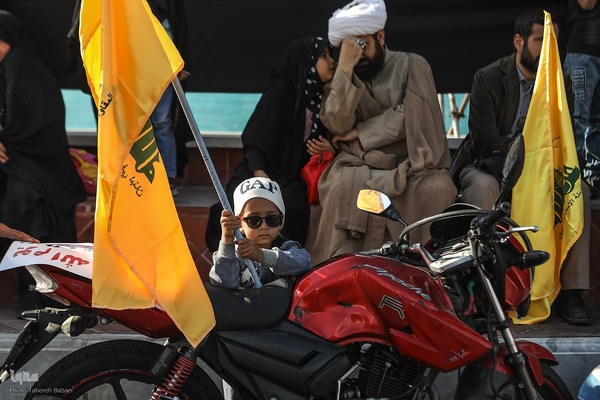 اجتماع عظیم مردم تهران در واکنش به جنایت رژیم صهیونیستی در غزه در میدان انقلاب