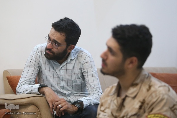 دیدار جامعه قرآنی با خانواده شهید آرمان علی‌وردی