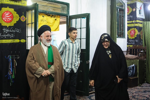 جلسه آموزش قرآن در کانون الزهراء(س)