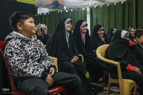 جلسه آموزش قرآن در کانون الزهراء(س)