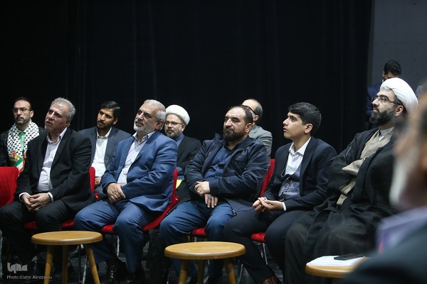 مراسم رونمایی از پوستر طرح «حیات»