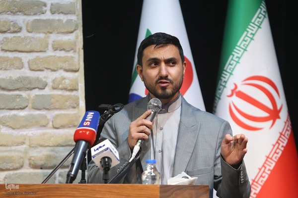 مراسم رونمایی از پوستر طرح «حیات»