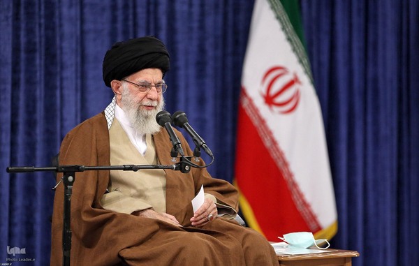 دیدار دست‌اندرکاران کنگره علامه طباطبایی با رهبر معظم انقلاب