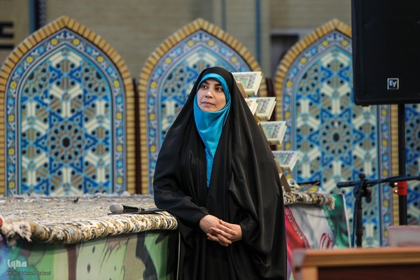 الهام غفاری، مجری و حافظ کل قرآن