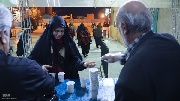 چایخانه حضرتی و توزیع غذا