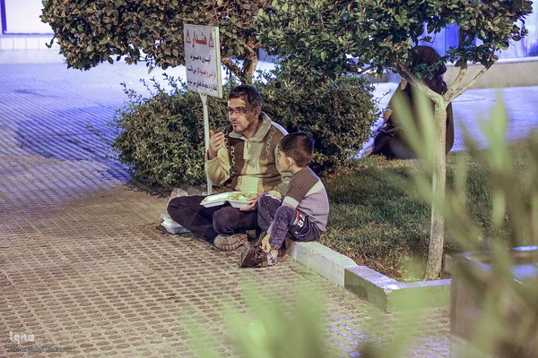 چایخانه حضرتی و توزیع غذا