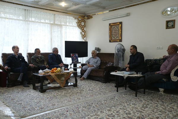 دیدار با خانواده شهدای قرآنی