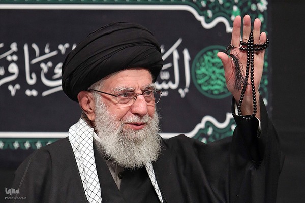 اولین شب مراسم عزاداری حضرت فاطمه‌زهرا سلام‌الله‌علیها در حسینیه امام خمینی(ره)