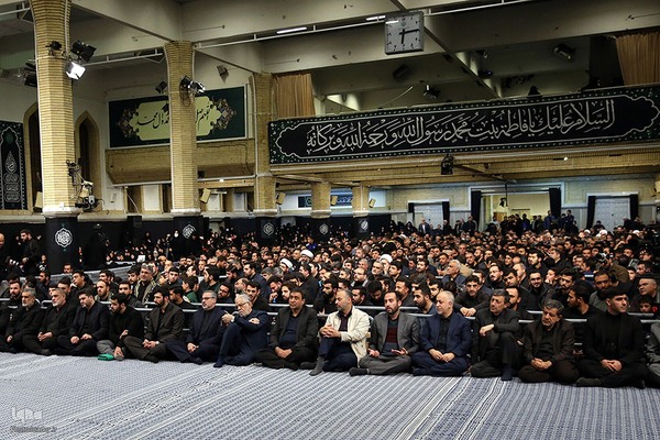 اولین شب مراسم عزاداری حضرت فاطمه‌زهرا سلام‌الله‌علیها در حسینیه امام خمینی(ره)