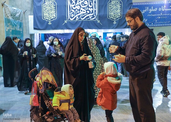 مهمان عزاي حضرت مادر بر سفره كريم بن كريم
