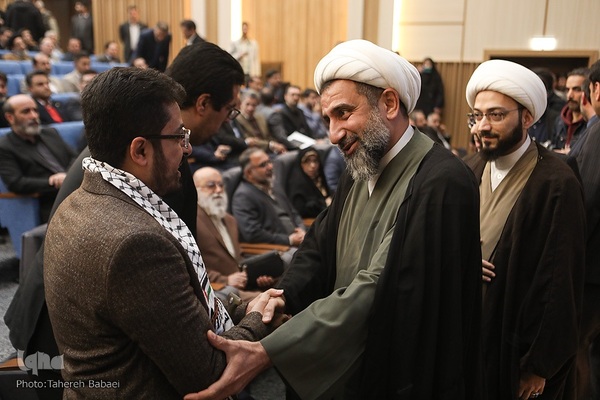 نخستین آیین اعطای تندیس دانشگاه تهران به نمادهای مقاومت