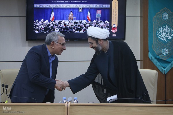 نشست شورای هماهنگی فعالیت‌های قرآن و عترت دانشگاهیان