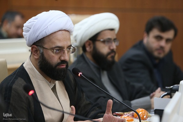 نشست شورای هماهنگی فعالیت‌های قرآن و عترت دانشگاهیان