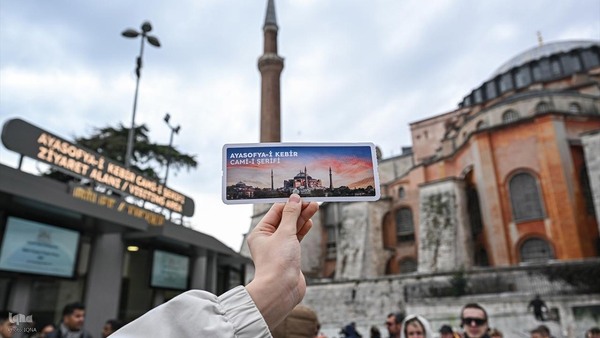 بازدید گردشگران از مسجد ایاصوفیه ترکیه