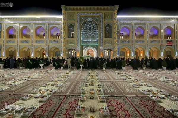 سفره ضیافت در شب ولادت امیرالمومنین (ع)