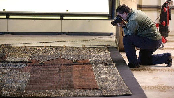 مرمت پرده قدیمی خانه کعبه در ترکیه