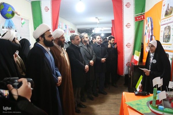 افتتاحیه دوازدهمین دوره نمایشگاه‌های «مدرسه انقلاب»