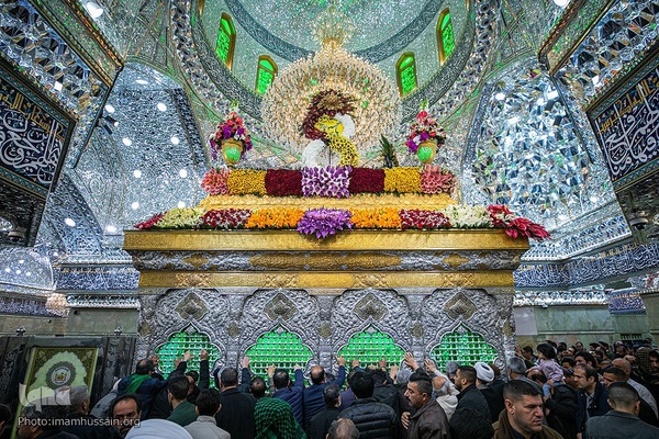 حال و هوای حرم حسینی در اعیاد شعبانیه