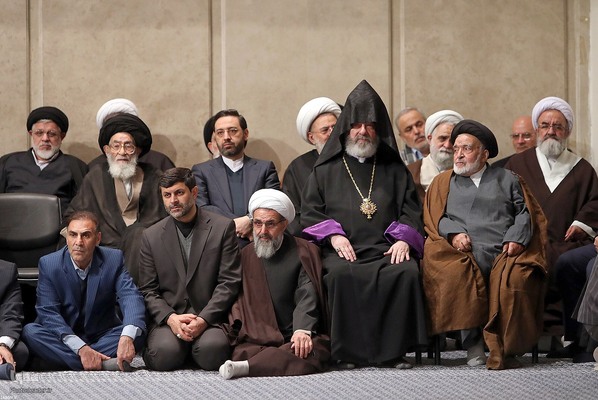 دیدار هزاران نفر از مردم آذربایجان شرقی با مقام معظم رهبری