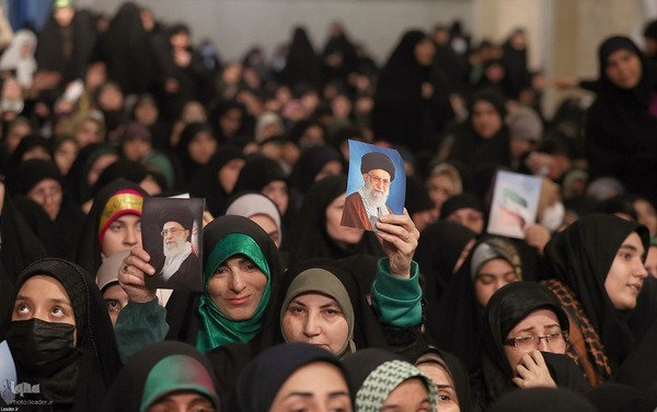 دیدار هزاران نفر از مردم آذربایجان شرقی با مقام معظم رهبری